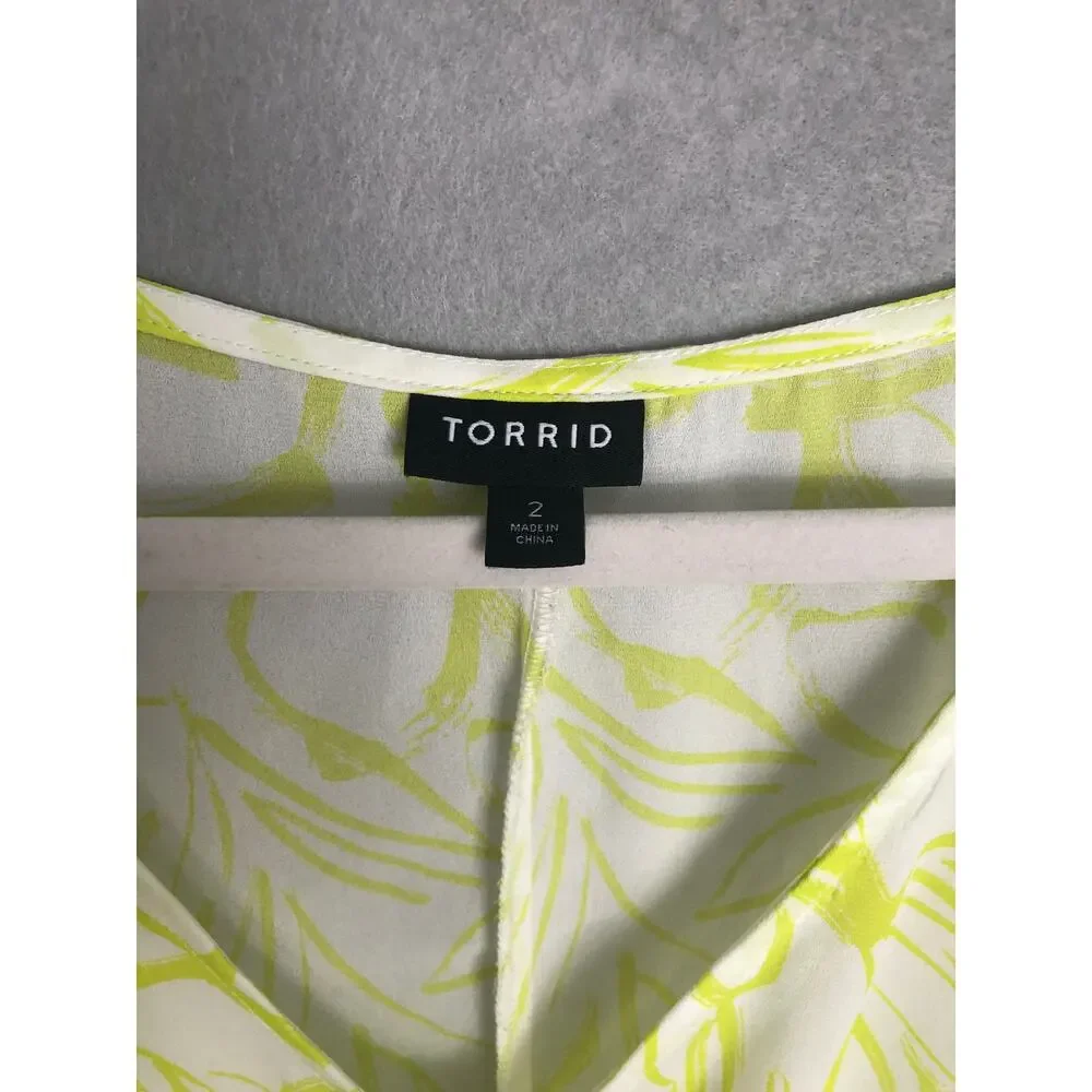 Torrid Flutter Sleeve Top Georgette Twist Surplice Women's Size 2 (18/20)
